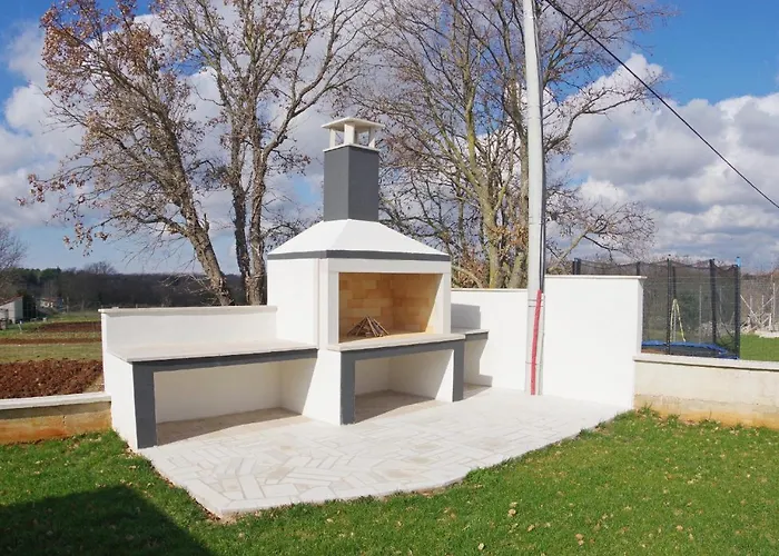Beautiful Villa With Private Pool On Peaceful Location, Village Sveti Kirin